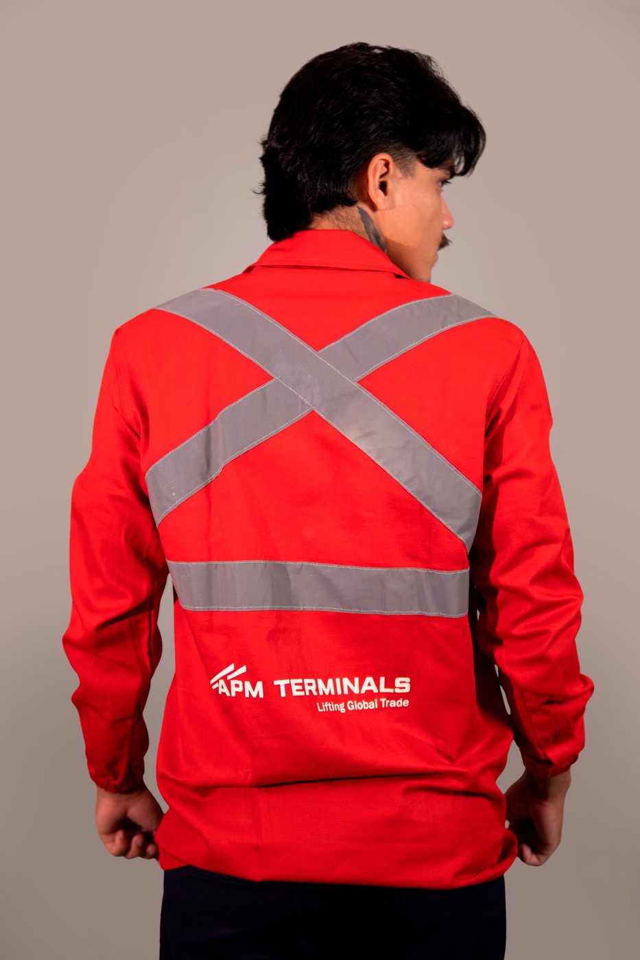 Macacão hi-vis produzido para a APM Terminals